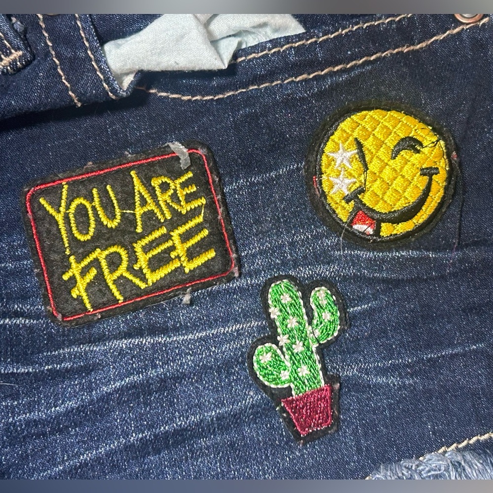 Hot Kiss Denim Embroidered Patch Denim Cutoff Shorts SZ 11 Y2K Festival Boho
